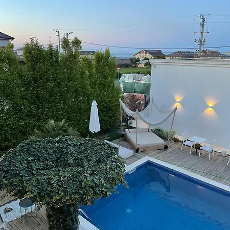 Elia (adults Only) *