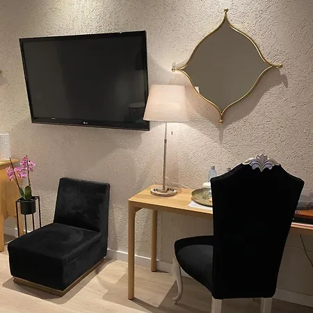 Elia (adults Only) * Vama Veche