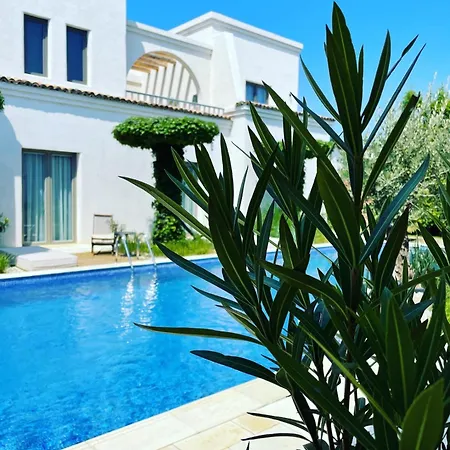 Elia (adults Only) *